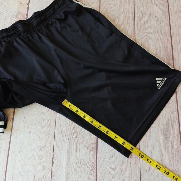 Pair of Adidas triple stripe training shorts sz S - Picture 11 of 13